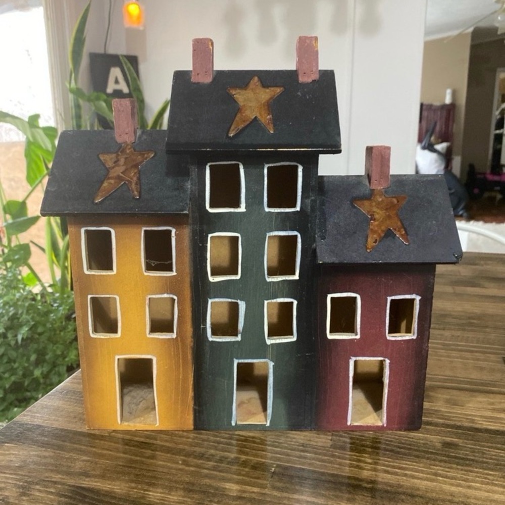 Salt box house